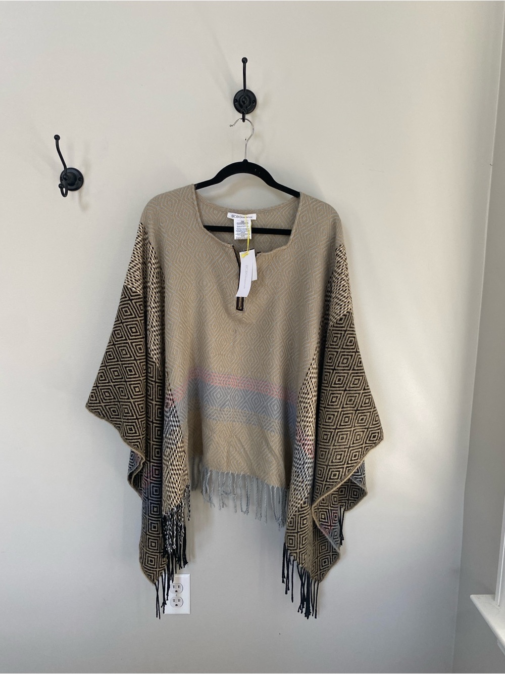 New BCBGeneration Western Patterned Fringe Poncho Shawl Autumn Sweater one size